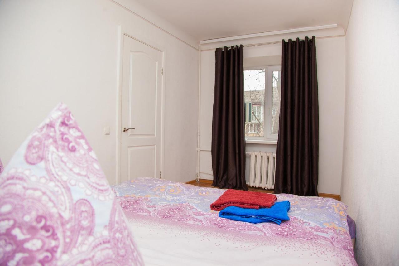 Semi Luxury Apt On Yatsenka 8 Near Intourist Hotel Zaporizhia ภายนอก รูปภาพ