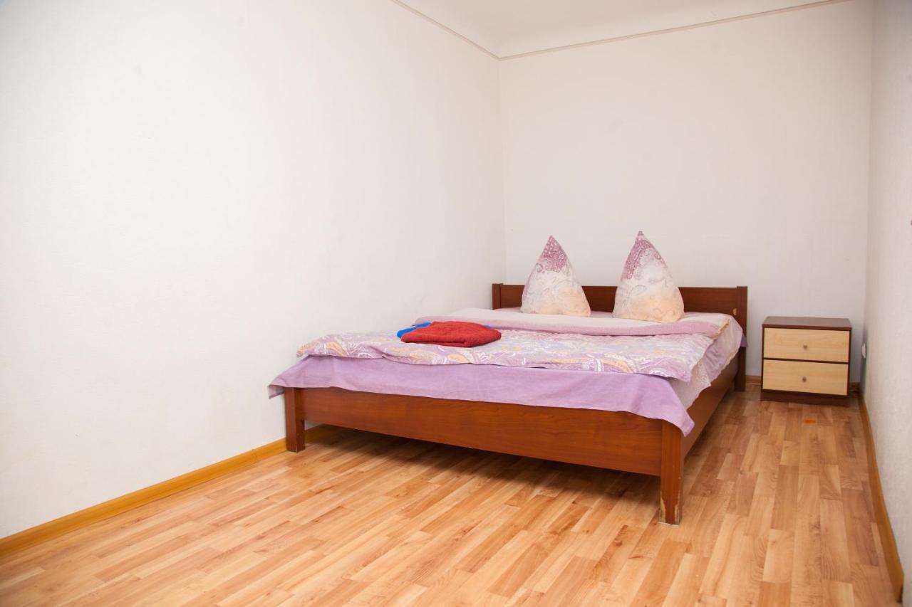 Semi Luxury Apt On Yatsenka 8 Near Intourist Hotel Zaporizhia ภายนอก รูปภาพ